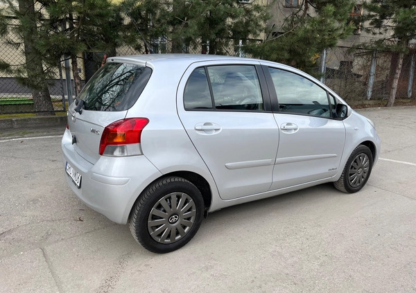 Toyota Yaris cena 23600 przebieg: 164500, rok produkcji 2010 z Racibórz małe 106